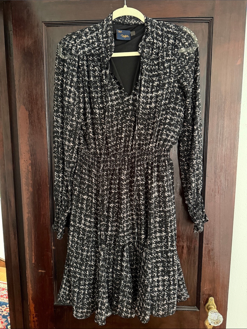 Black and White Patterned Women’s Dress